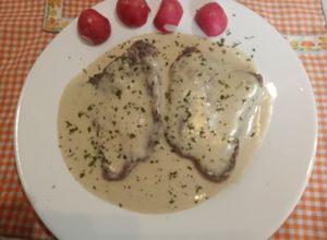 Foto principal de Filetes de ternera con salsa de roquefort