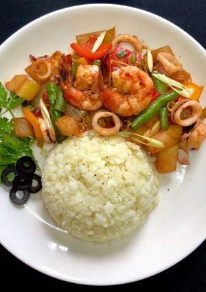 Hình của món Padcha Thái keto.