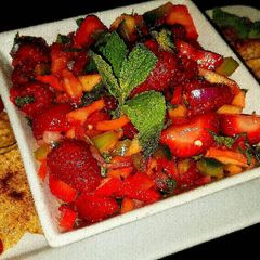 A picture of Mike's Peppered Fruit Salsa With Cinnamon Chips.