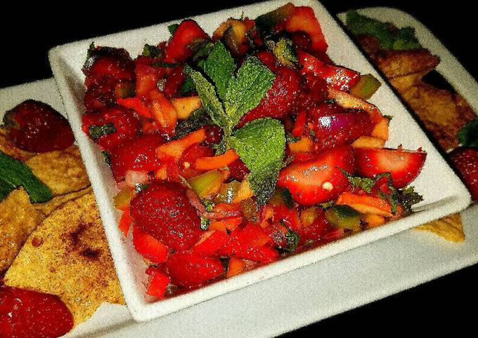 Step-by-Step Guide to Make Homemade Mike's Peppered Fruit Salsa With
Cinnamon Chips