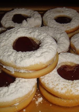 Una foto de Masitas secas con mermelada