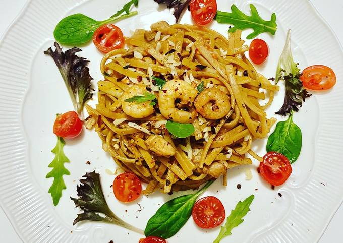 Step-by-Step Guide to Prepare Jamie Oliver Spicy prawn &amp; chicken Linguine  #NEWYEARNEWYOU
