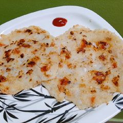 A picture of Instant Rava Uttapam.