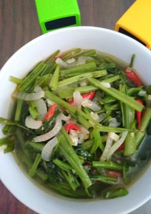 Foto resep Tumis kangkung #berburucelemekemas#resolusi2019