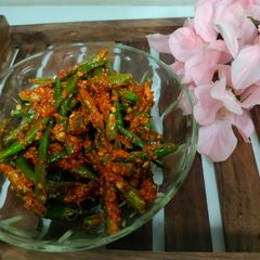 A picture of Green Chilli Pickle.