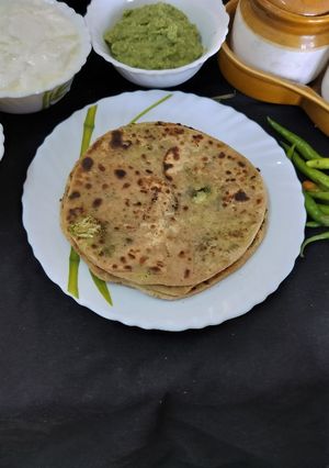 A picture of Broccoli paratha.