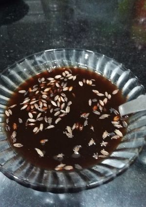 A picture of Imli and jaggery chutney.