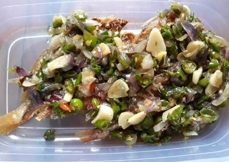 Ikan Asin Cabe Hijau bumbu iris tersimpel