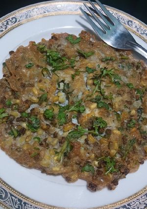 स्प्राउट्स ऑम्लेट (sprout omelette recipe in marathi) रेसिपी चे मुख्य फोटो 
