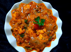 A picture of Paneer tikka masala.