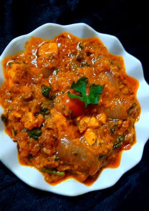 A picture of Paneer tikka masala.