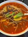 Món Canh Thịt Bò Cay 육개장