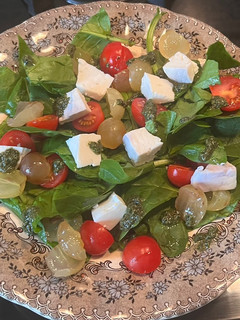 Una foto de Ensalada de espinacas
