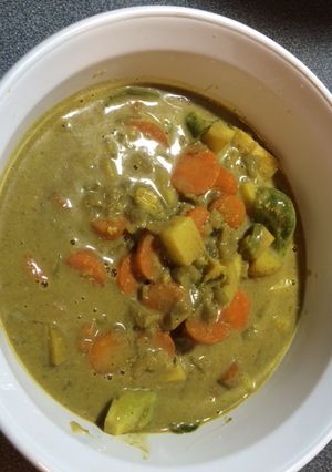 A picture of Savory Curry Soup.