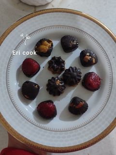 عکسی از دستور شکلات آجیلی و میوه ای