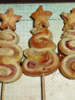 Una foto de Arbolitos navideños de jamón y queso 🎄
