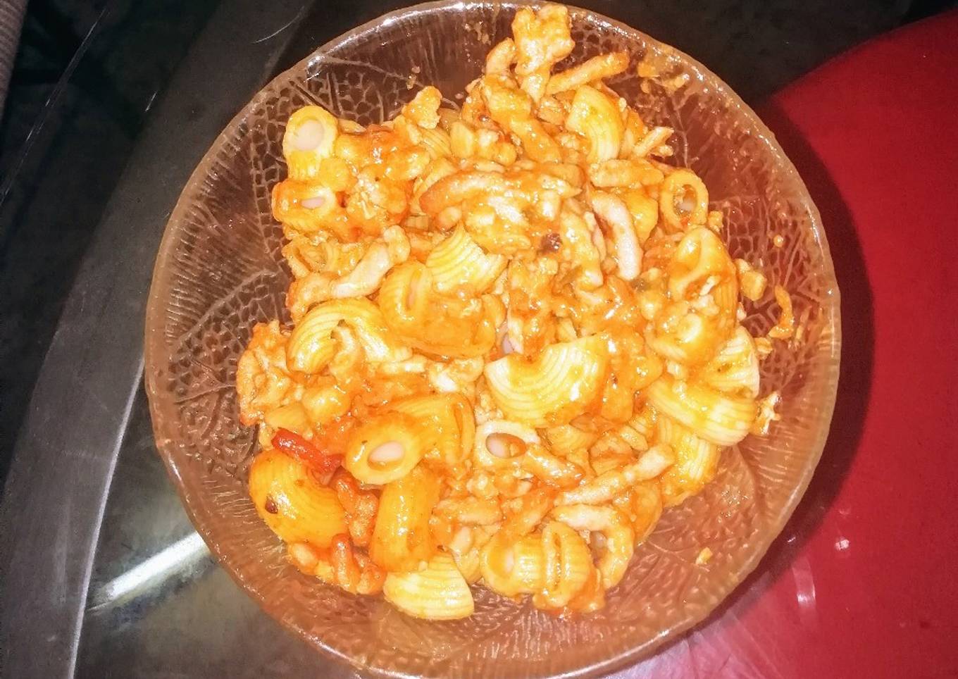 Pasta tiburón con carne picada y chorizo