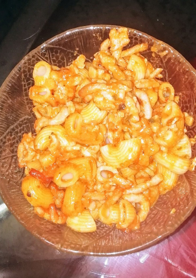 Una foto de Pasta tiburón con carne picada y chorizo