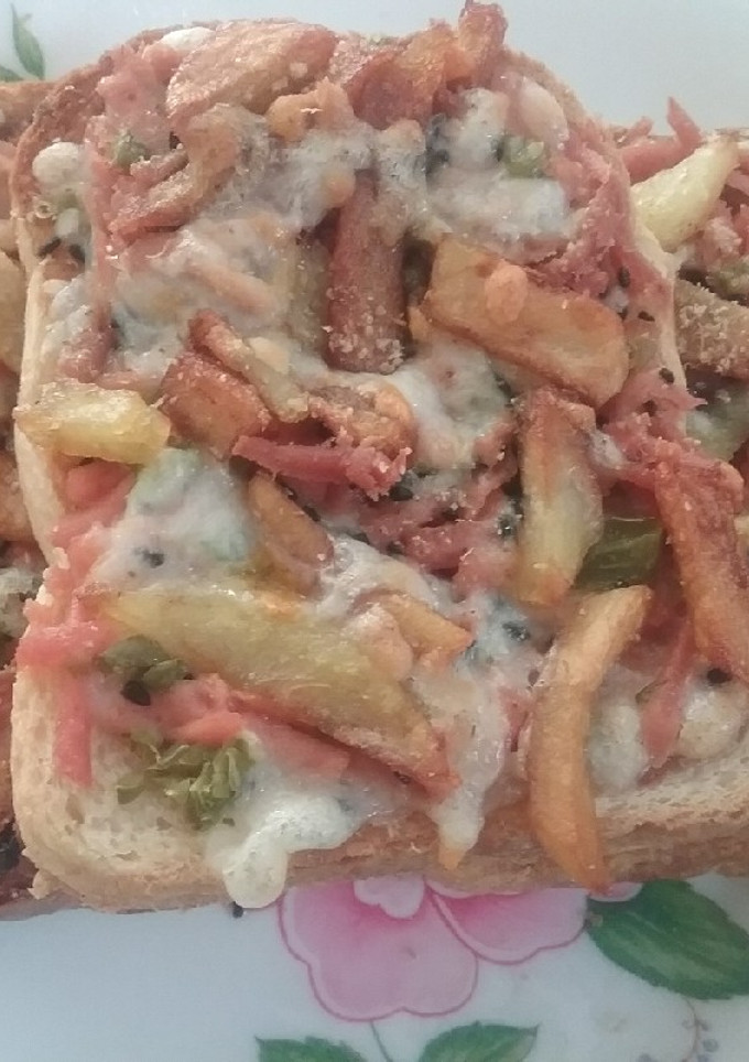 عکسی از دستور پیتزا با نان تست🍕