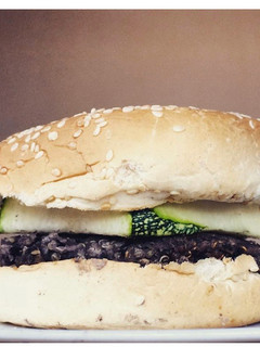 Una foto de Hamburguesa de frijoles y quinua