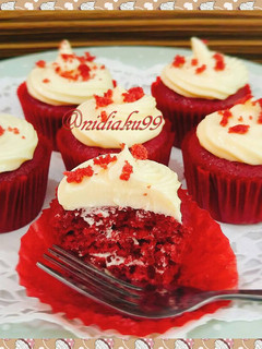 Foto resep Red Velvet Cupcake with creamcheese frosting