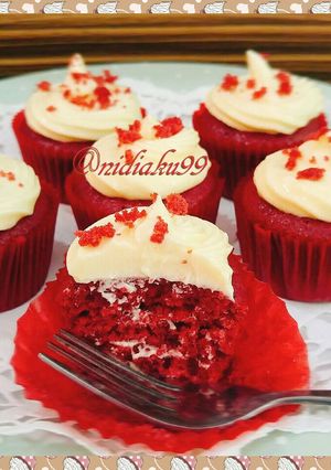 Foto resep Red Velvet Cupcake with creamcheese frosting