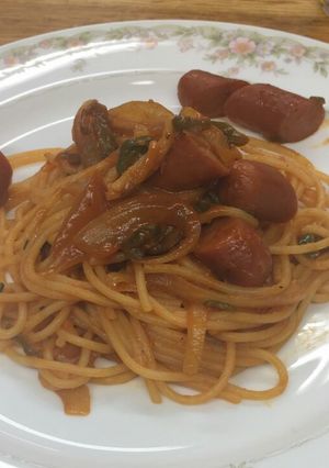 A picture of Spaghetti Napolitana.