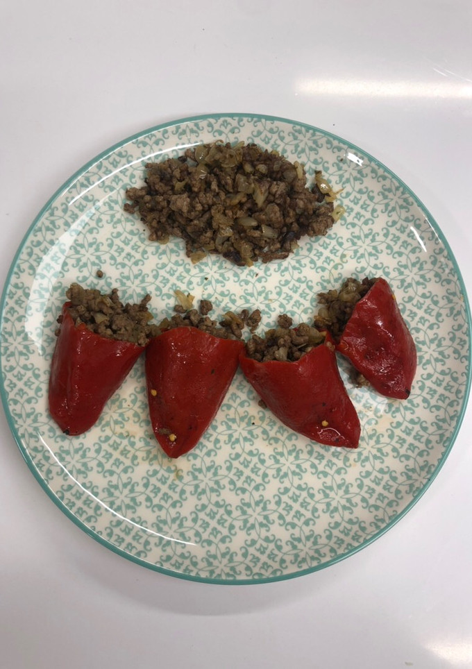 Una foto de Pimientos de piquillo rellenos de carne