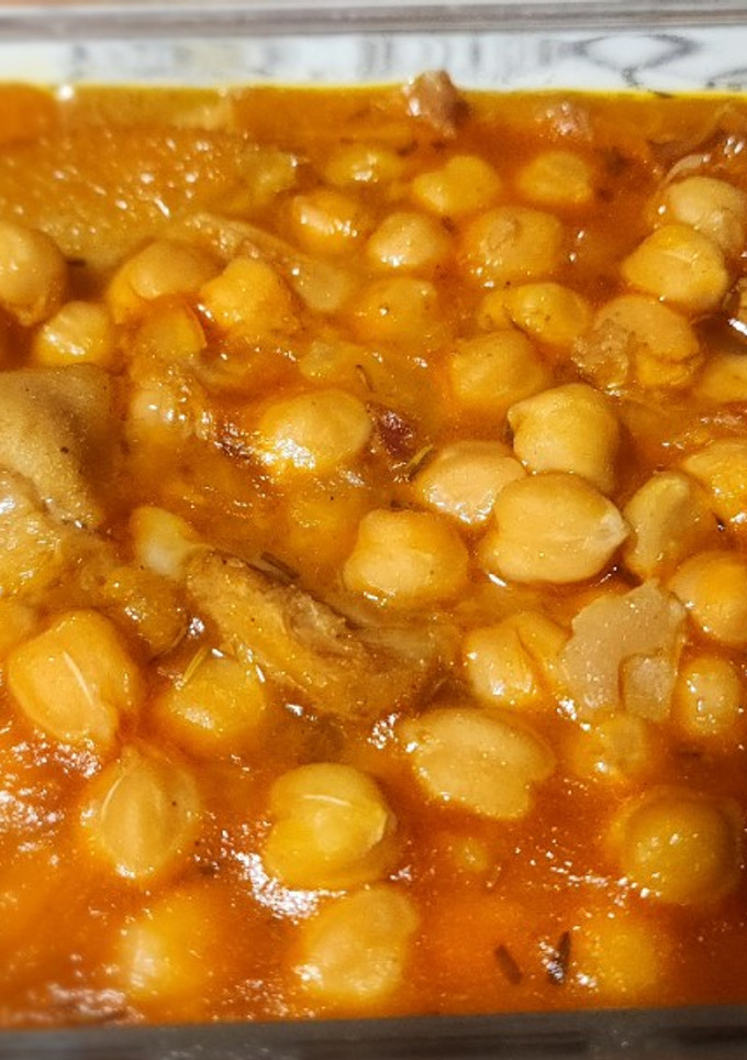 Una foto de Callos con garbanzos