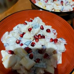 A picture of Cream Fruit chaat.