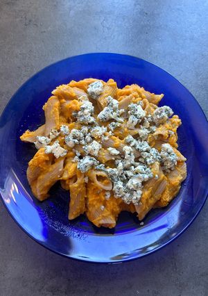 Una foto de Pasta con salsa de calabaza y roquefort