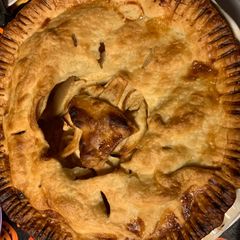 A picture of Mom’s apple pie.