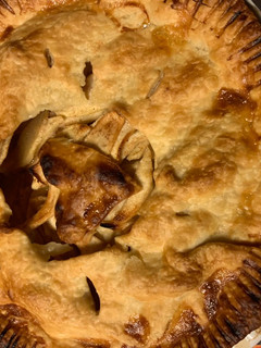 A picture of Mom’s apple pie.