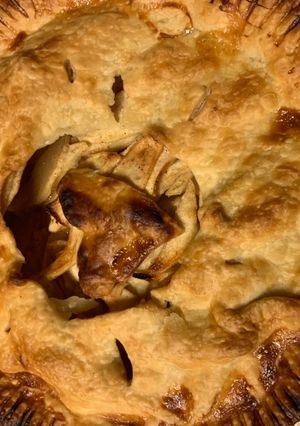 A picture of Mom’s apple pie.