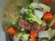 Gambar sup daging sapi wortel jagung