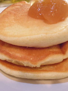 Una foto de Pancakes o Hot cakes Japoneses Receta Fácil