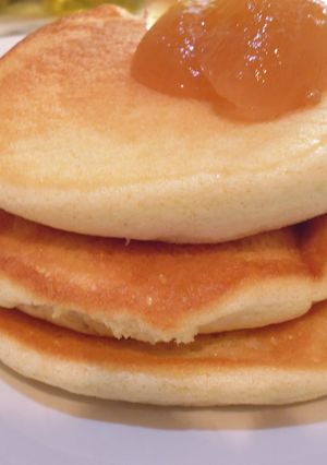 Una foto de Pancakes o Hot cakes Japoneses Receta Fácil