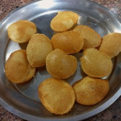 A picture of Sooji ki pani puri.
