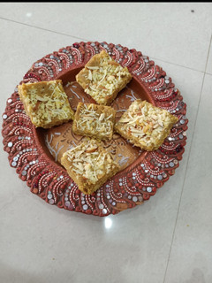 સુખડી (Sukhdi Recipe In Gujarati) રેસીપી મુખ્ય ફોટો