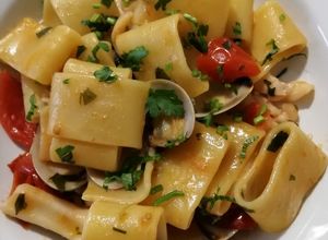 Foto di Calamarata vongole e calamari