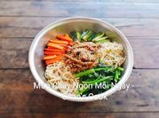 A picture of cơm trộn chay