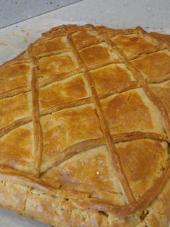 Una foto de Empanada gallega de atún