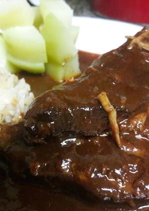 Una foto de Puerco en salsa borracha 🐖🍾🐷🍷🍺