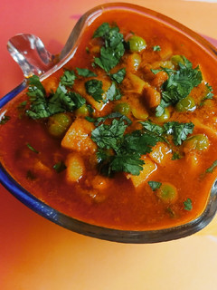 आलू मटर की सब्जी (aloo matar ki sabzi recipe in Hindi) रेसिपी मुख्य फोटो