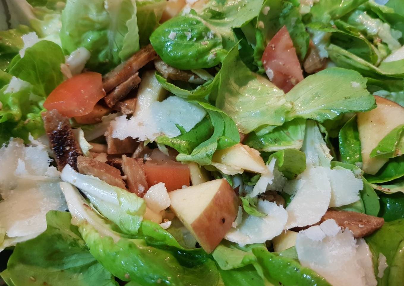 Pork Salad with Apple