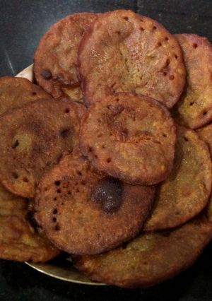 গুড় পিঠে (Gur pithe recipe in bengali) রেসিপির প্রধান ছবি