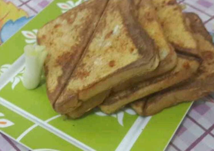 Masala Egg Toaster Sandwiches