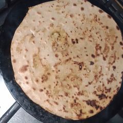 A picture of Aloo Gobhi ka paratha.
