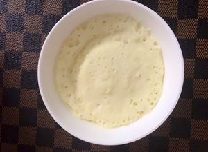 Hình của món Ăn xế: bánh bông lan bắp (1p lò vi sóng).