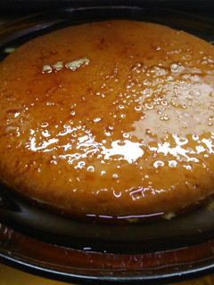Una foto de Flan de Maicena banana y dulce de leche sin huevo 🍮😋🍌